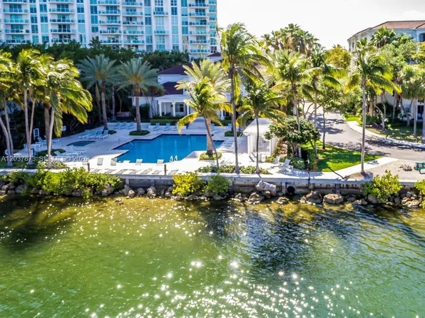 3255 NE 184th St, Aventura, FL