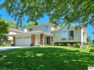 11541 Taylor St, Omaha, NE 68164