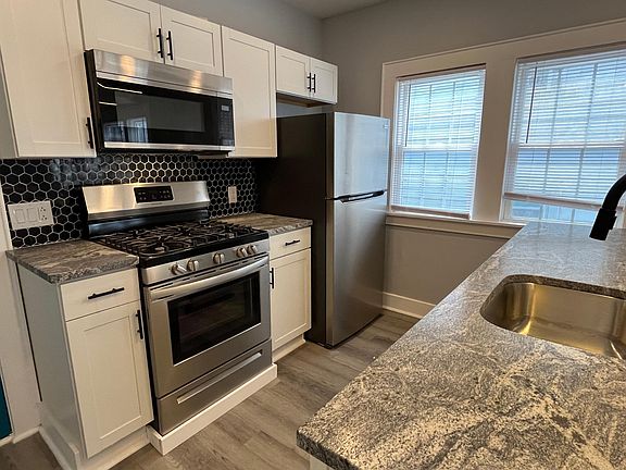 3rd image of 610 Hickory St #2