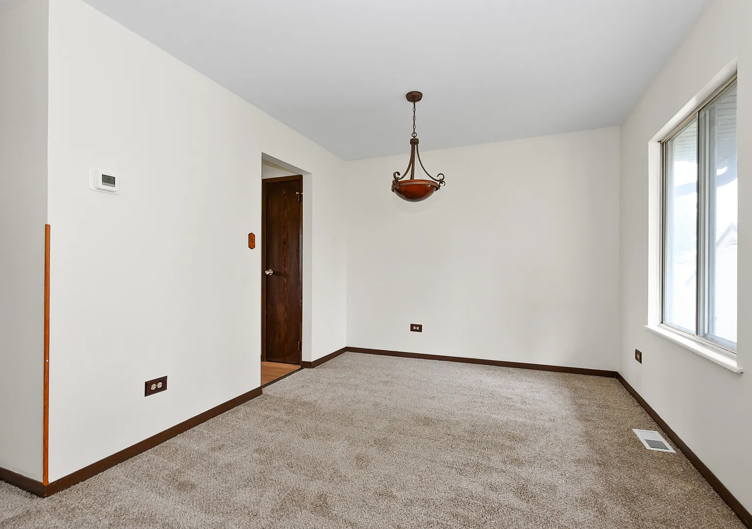 3 bed, 1.5 bath, 1275 sqft, $2,900 — Photo 4