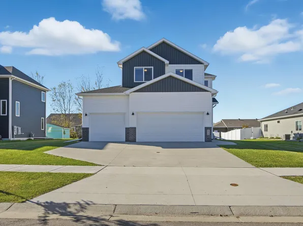 3615 17th St S, Moorhead, MN 56560