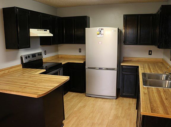 3rd image of 1702 Evelyn St