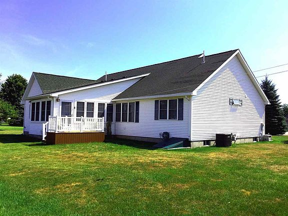 3rd image of 6 Meadowview Ln