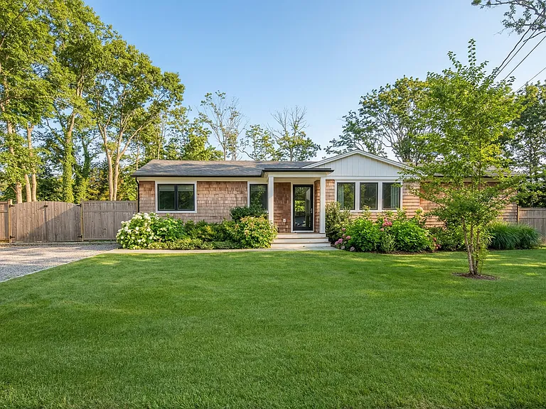 7 Cottage Ln — Photo 3