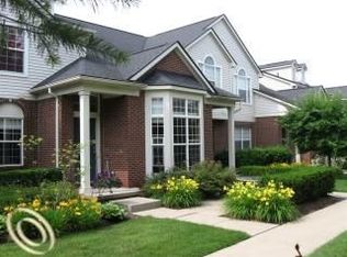 16102 Caitlin Cir #1, Commerce Township, MI 48390