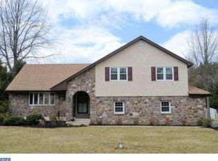 7 Andrew Ln, Lansdale, PA 19446