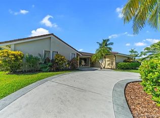8844 SW 177th Ter, Palmetto Bay, FL 33157