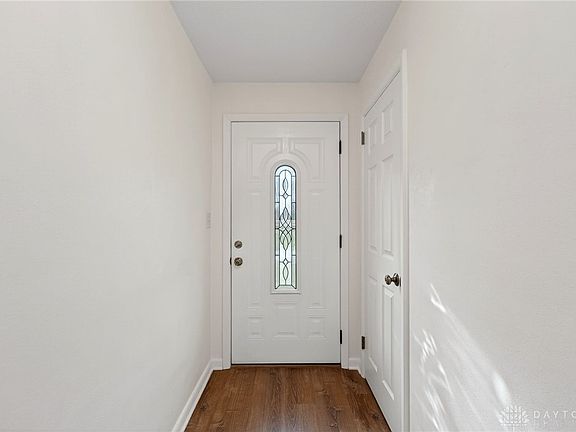 3rd image of 831 Princewood Ave