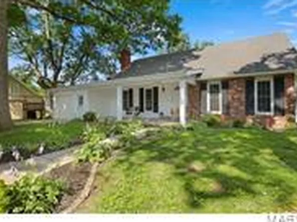 111 Holman St, Washington, MO 63090