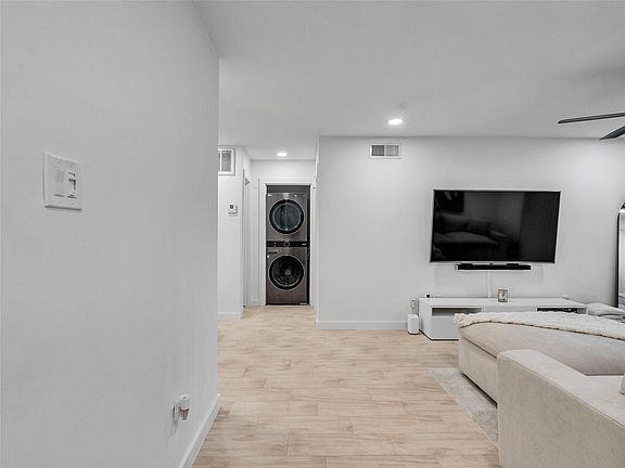 3rd image of 4200 Watson St APT 201