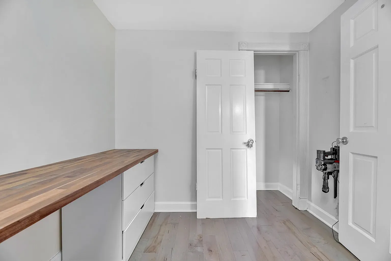 2 bed, 1.5 bath, 930 sqft, $2,700 — Photo 1