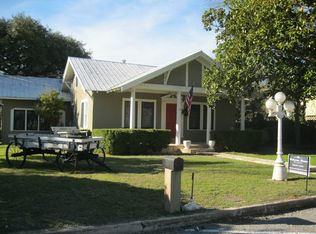 422 7th St, Comfort, TX 78013