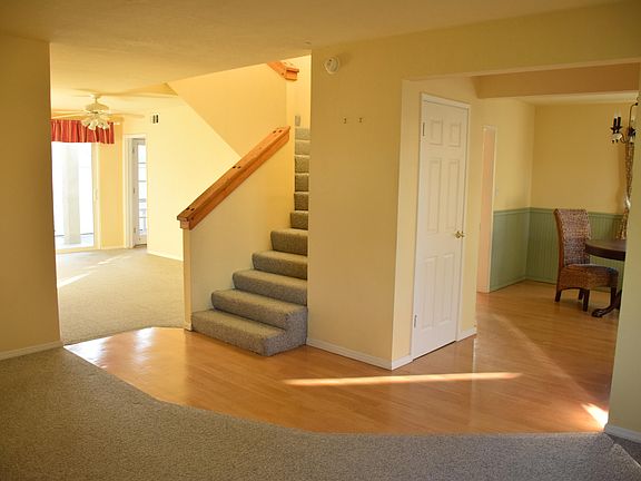3rd image of 3264 Strathmore Dr