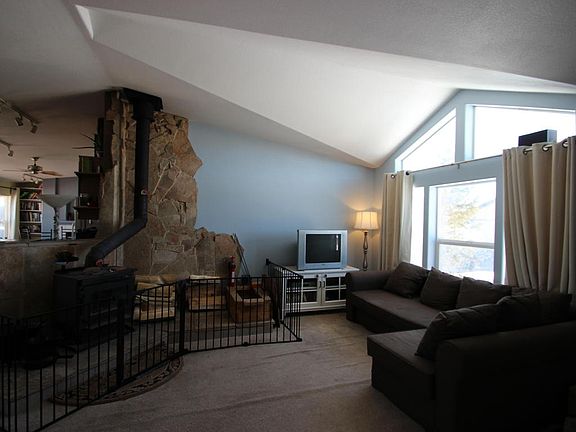5th image of 532 E Pine Dr
