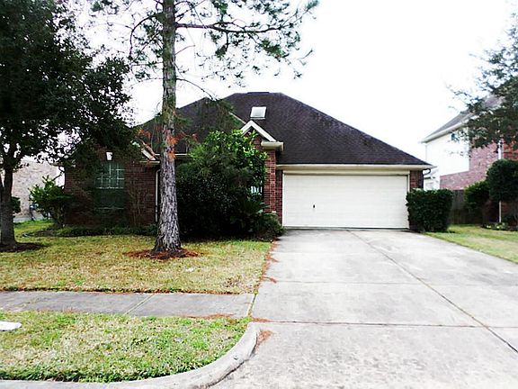 Nice Quiet Street in Great Convenient Location!