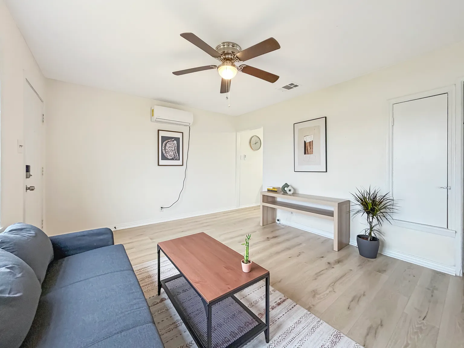 2 bed, 750 sqft, $1,249 — Photo 2