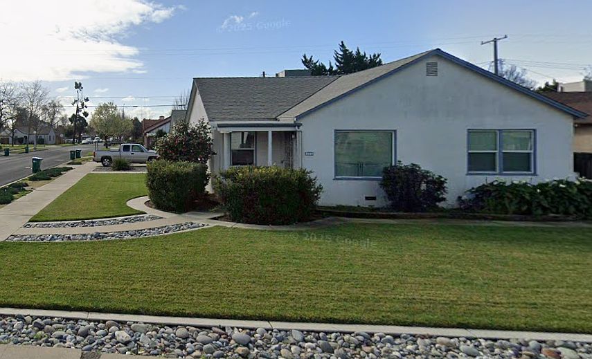 Front of house facing Eureka Ave.