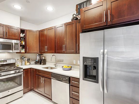 5th image of 456 W 167th St APT 1B