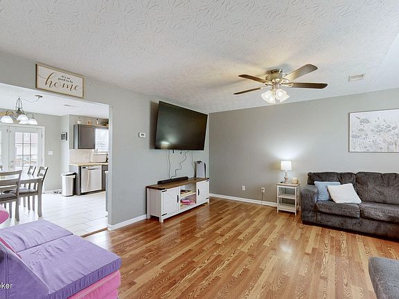3rd image of 202 White Blossom Dr