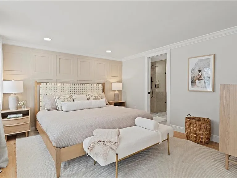326 S Lime Ave — Photo 2