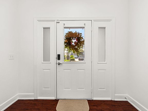 4th image of 132 S Haven Cir