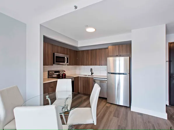 1111 Foster Avenue image 7 of 21