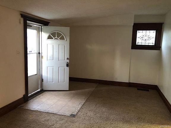 4th image of 215 Stockbridge Ave