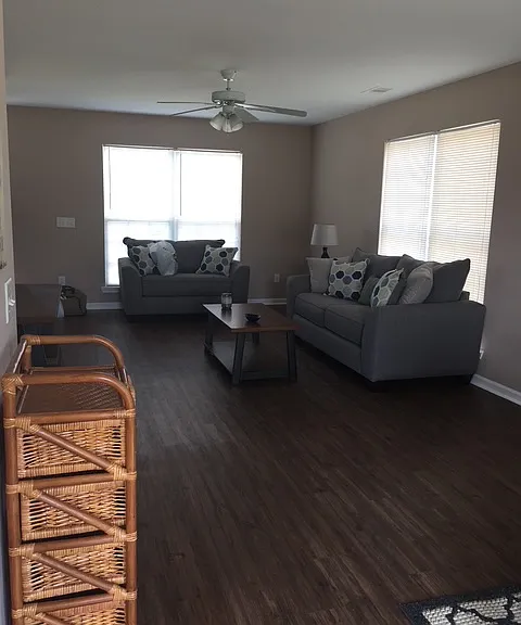195 Herschel Dr — Photo 28