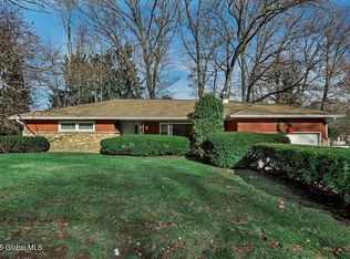 23 Farmingdale Rd, Latham, NY 12110