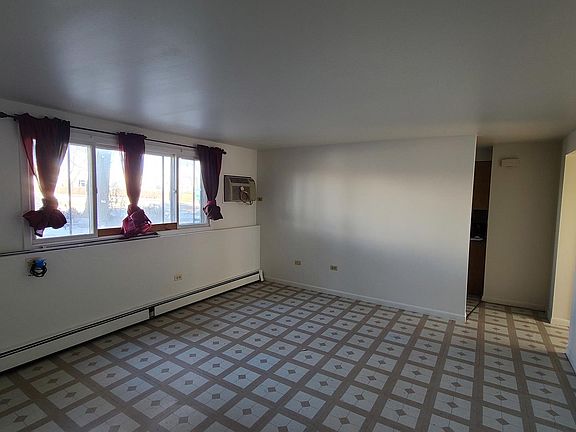 2nd image of 1335 Abbott Dr APT 1