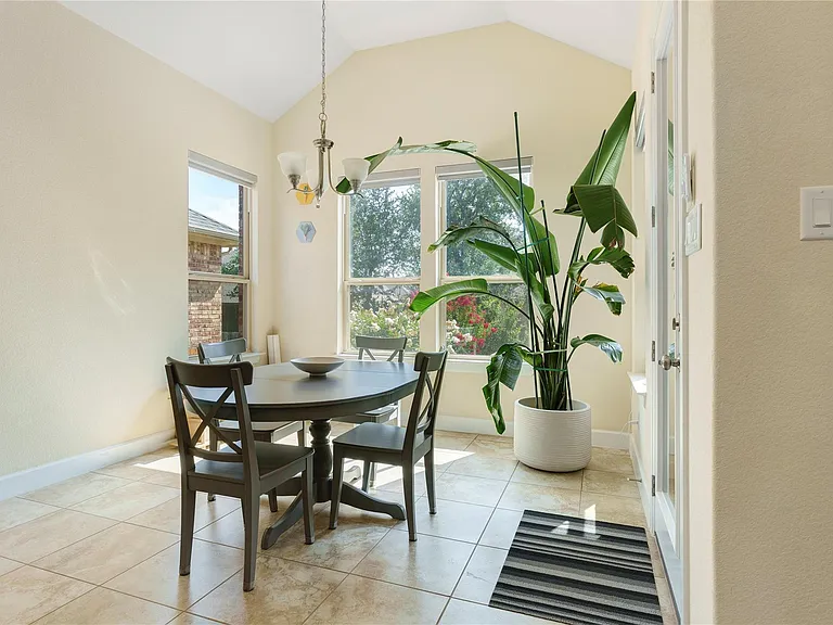 228 Lockhart Loop — Photo 12