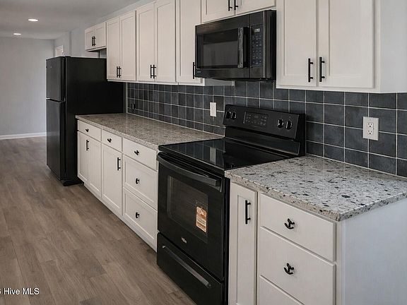 5th image of 786 Old Winberry Road