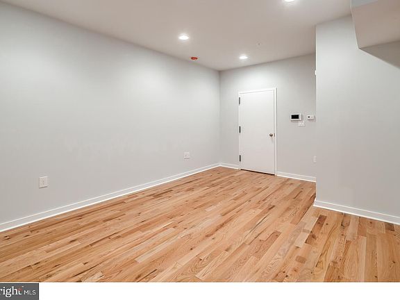 4th image of 2221 S Broad St Floor 1R