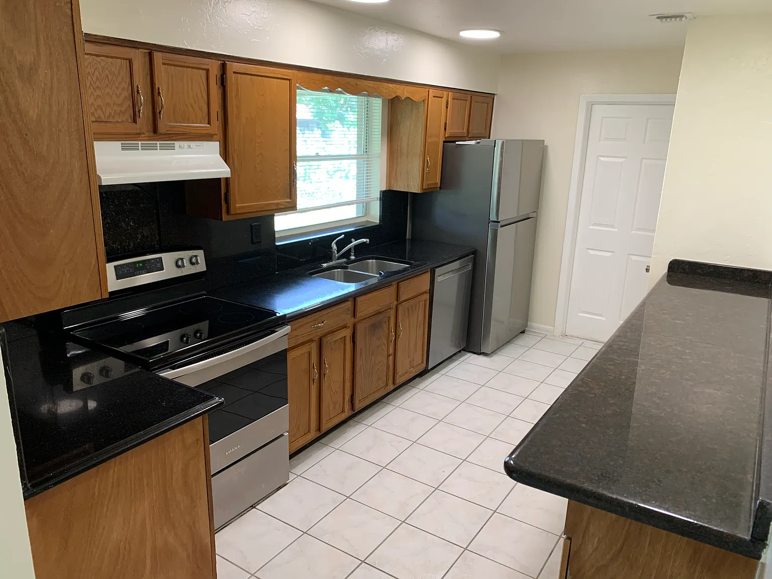 1329 Shelby Pkwy — Photo 2