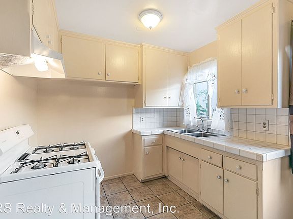 4th image of 3757 Glendon Ave #B