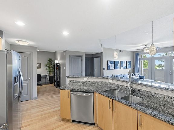 5th image of 390 17th St NW Unit 4053
