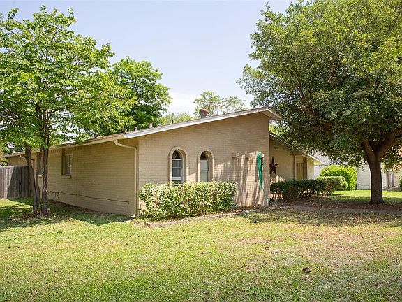 2nd image of 5026 Shady Glen Dr