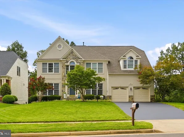 25817 Planting Field Dr, Chantilly, VA 20152