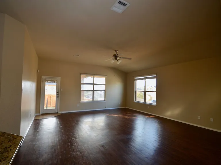 7300 Golden Oak Ln — Photo 6
