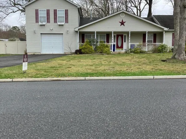 9 Westwood Drive, Howell, NJ 07731