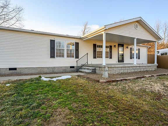 3rd image of 4001 Creekside Ct