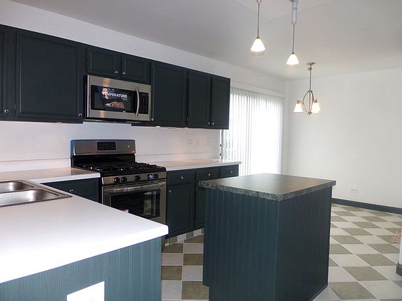 5th image of 2 Hollyhock Ct