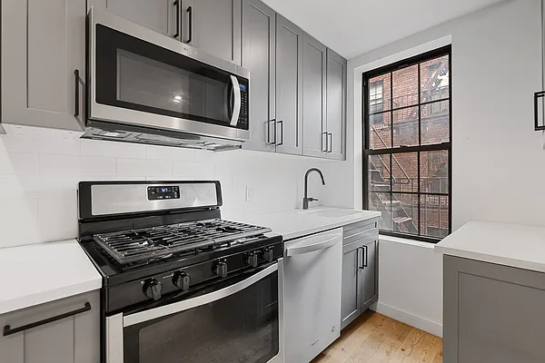 Rented by REAL New York | media 5