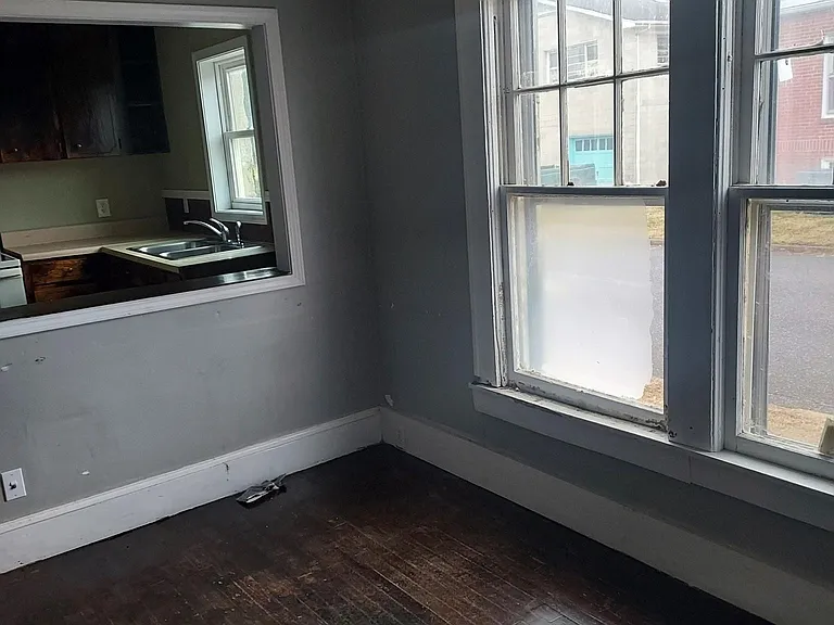 500 E Meeting St #3 — Photo 9