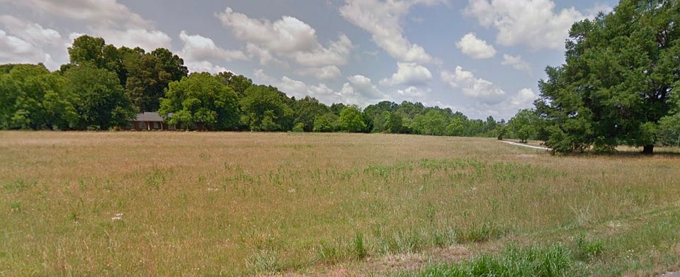 2nd image of 819 Mount Zion Rd