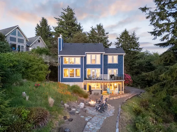 4920 Hilltop Ln, Neskowin, OR 97149