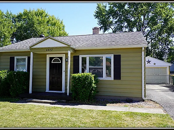 6442 Lincoln Ave, Lockport, NY 14094