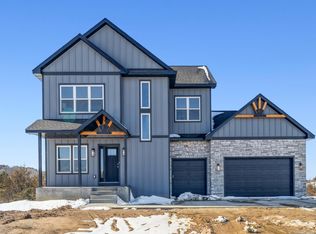 404 Moelter Ln, Hudson, WI 54016