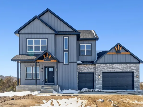 404 Moelter Ln, Hudson, WI 54016