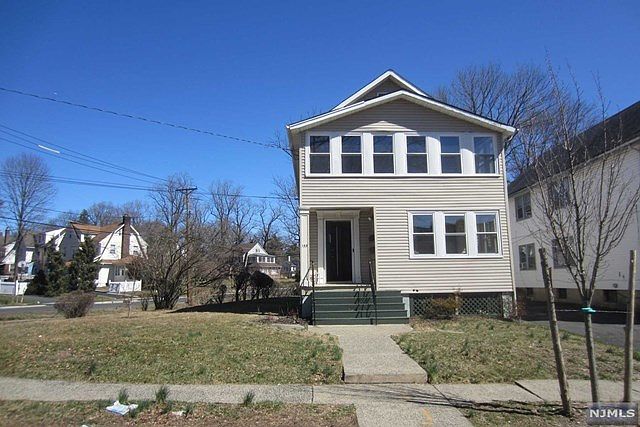1st image of 133 Willowdale Ave Unit 1